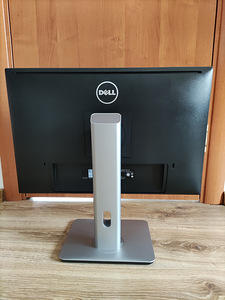 Dell UltraSharp 24" LED monitor (2 foto / 2)