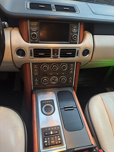 Land Rover Range Rover (8 фото из 15)