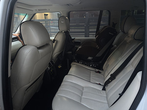 Land Rover Range Rover (10 фото из 15)
