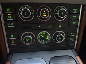 Land Rover Range Rover (15 фото из 15)