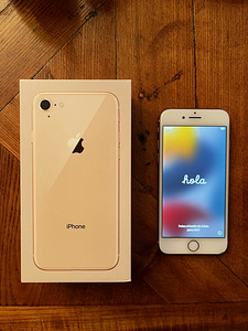 iPhone 8 64 ГБ Золотой (1 фото из 3)