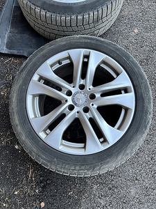 Mercedee Benz valuveljed rehvidega (2 foto / 8)