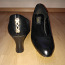 Праздничные черные туфли на каблуке (фото #3)