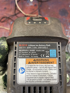 Ingersoll rand IQ v20 аккумулятор и зарядное устройство (3 фото из 4)