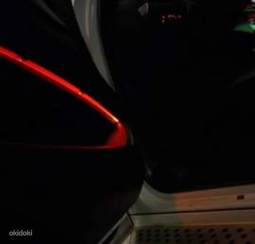 X5 E70 подсветка кармана передних дверей. (фото #2)