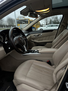 Mercedes-Benz E350 4matic (9 foto / 13)