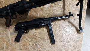 Relvamudel MP40, plastik, 1: 1 (3 foto / 5)