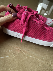 Guess tossud suurus 40 (5 foto / 5)