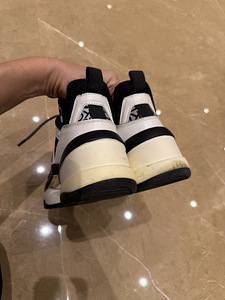 MICHAEL KORS , размер 9,5M (4 фото из 9)
