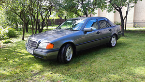 Mercedes-Benz C 180 manuaal (3 foto / 14)