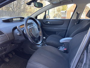 Citroen C4 1.6 HDi 80kw 2007 (9 foto / 15)