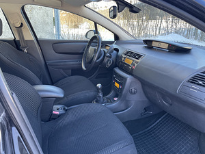 Citroen C4 1.6 HDi 80kw 2007 (11 foto / 15)