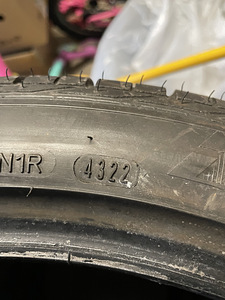245/40/19 Goodyear Excellence suverehvid 6,5mm ja 7,5mm (7 foto / 9)