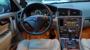 Volvo S60 D5 SUMMUM 2.4 136kW (12 foto / 15)