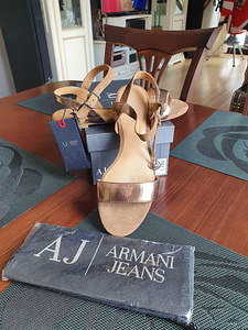 Armani nahast sandaalid. Suurus 36-37 (2 foto / 2)