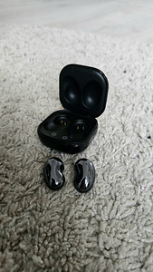 Kõrvaklapid Samsung Galaxy Buds Live Mystic Black (2 foto / 3)