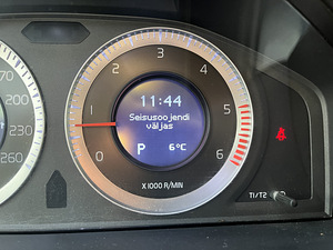 Volvo V70 2.4 D5 AWD 151kw (8 foto / 8)