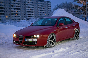 ALFA ROMEO 159 1.9JTDM (7 foto / 15)