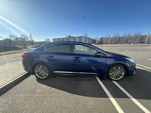 Toyota Avensis (6 foto / 12)