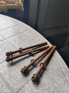 Antiik voodi umbes 1,5 m pikk (2 foto / 2)