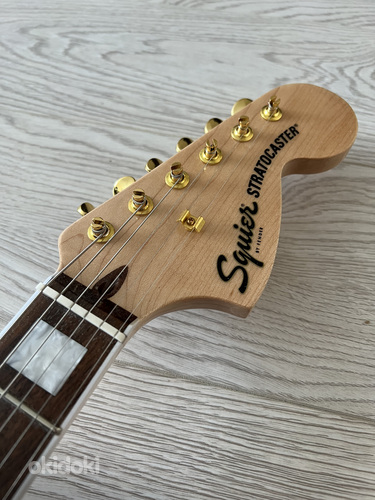 Fender Squier Stratocaster 40th anniversary gold edition (фото #4)
