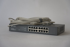 TPLINK TL-SG1016D 6-Port Gigabit Switch (1 foto / 3)