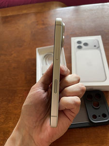 iPhone 17 pro 256gb silver (4 foto / 9)