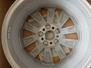 Skoda, WV, Seat, Audi R16 5x100 d57,1 ET38 6J ,,UUS,, (2 foto / 3)