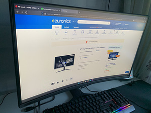 27" CRG50 Full HD Curved 240Hz Gaming Monitor (2 foto / 3)