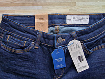 Новые укороченные джинсы Esprit, размер 25.