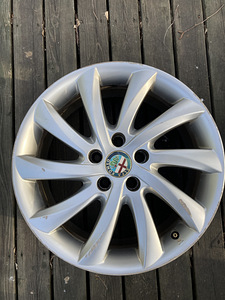 Диски 17 Alfa Romeo (5 фото из 6)