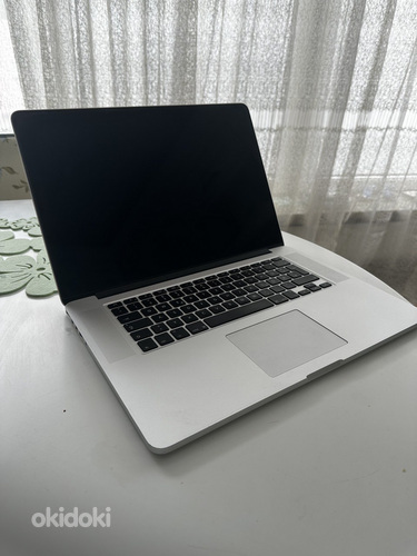 Macbook Pro (Retina 15-inch) (foto #1)