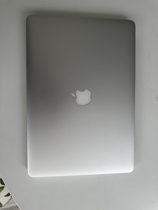 Macbook Pro (Retina 15-inch) (3 foto / 3)