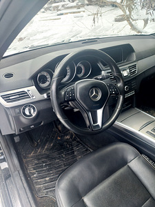 Mercedes-Benz E 220 2.2 E BLUE TEC (11 foto / 15)