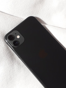 iPhone 11 64GB (4 foto / 6)