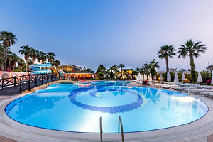 HOLIDAY GARDEN RESORT (2 foto / 10)