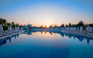 LAKE RIVER SIDE HOTEL (7 foto / 10)