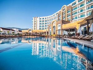 THE LUMOS DELUXE RESORT HOTEL & SPA (1 foto / 10)