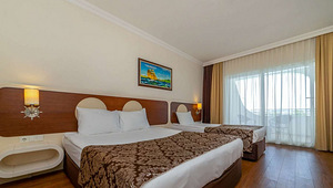 TRANSATLANTIK HOTEL & SPA (2 foto / 10)
