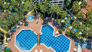UTOPIA RESORT & RESIDENCE (4 фото из 10)