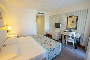 MONACHUS HOTEL & SPA (7 фото из 13)