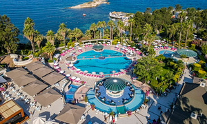 THE GRAND BLUE SKY HOTEL (8 foto / 10)