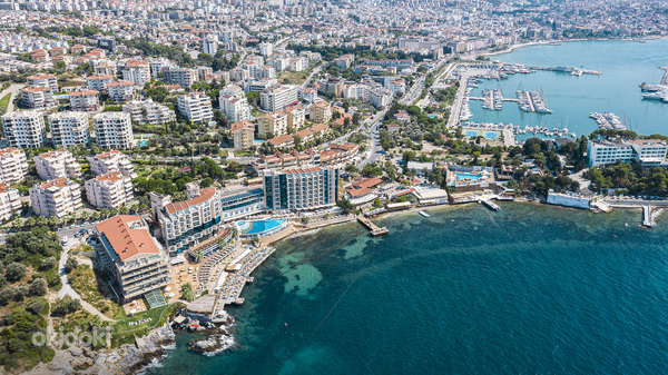 CHARISMA DE LUXE HOTEL