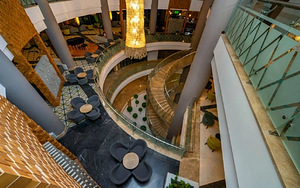 COMMODORE ELITE SUITES & SPA (9 фото из 10)