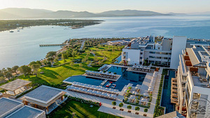 ANDA BARUT COLLECTION (9 фото из 10)