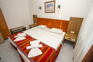 CARMEN SUITE HOTEL (8 foto / 10)