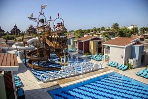 CRYSTAL CLUB WORLD OF COLOURS RESORT & SPA (4 foto / 10)