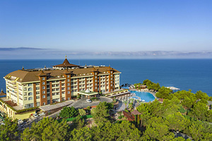 UTOPIA WORLD HOTEL (1 фото из 10)