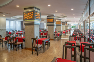 HOLIDAY PARK RESORT HOTEL (8 foto / 10)