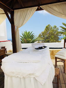 REGENCY TORVISCAS APARTMENTS AND SUITES (1 foto / 10)